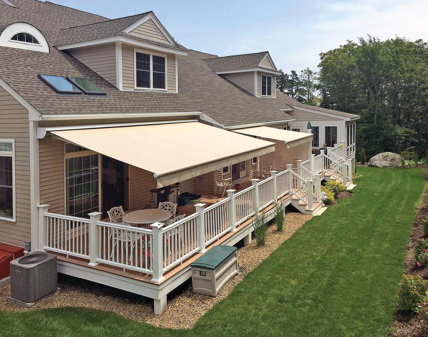 SummerSpace® Traditional Retractable Awning