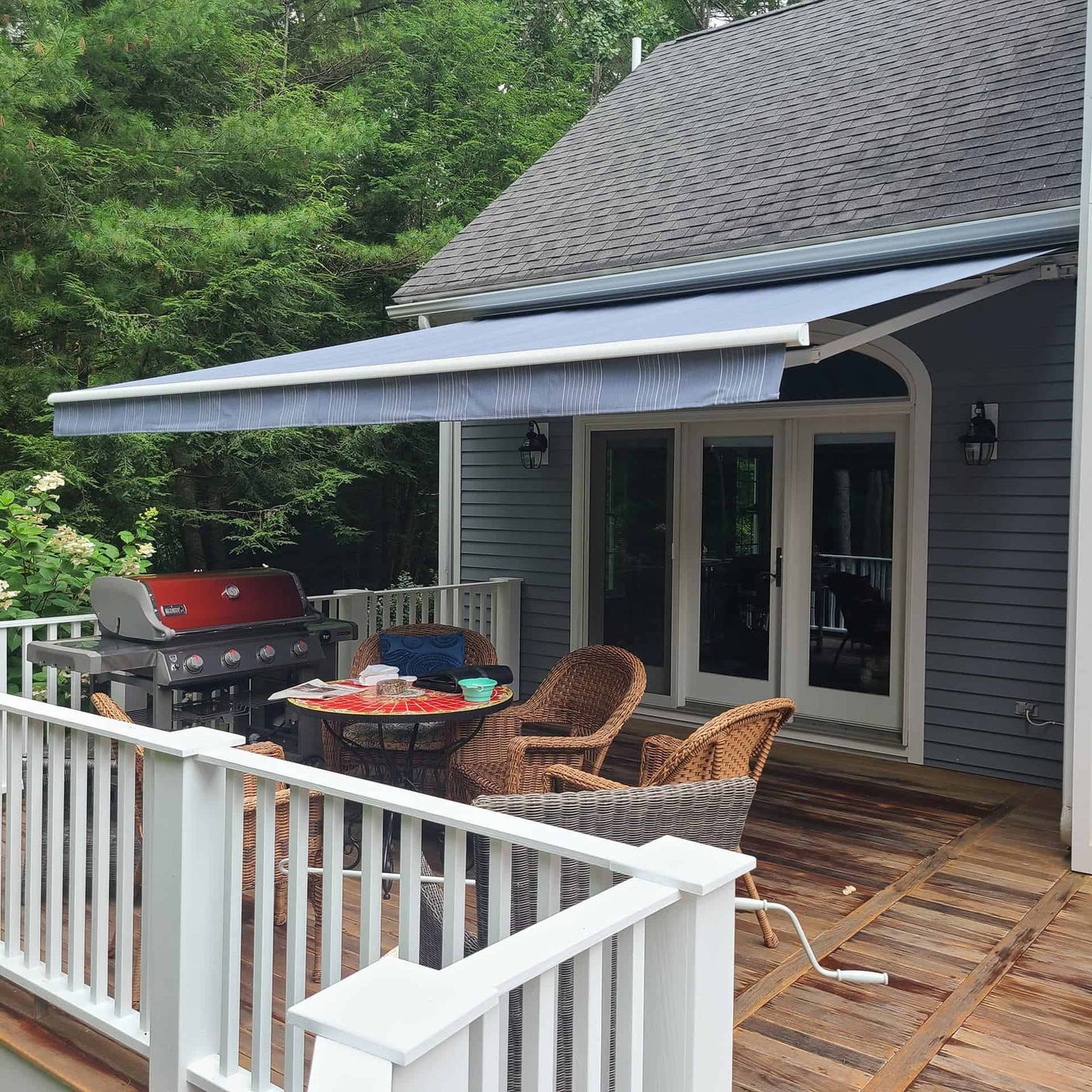SummerSpace® Traditional Retractable Awning